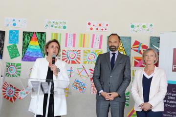 Inauguration par le Premier ministre de l'unité d'enseignement élémentaire pour enfants autistes à l'école Rochegude.
