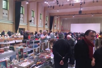 Beaucoup de monde au 42ieme « salon de la carte postale et des collections » aujourd’hui à Pratgraussals....!